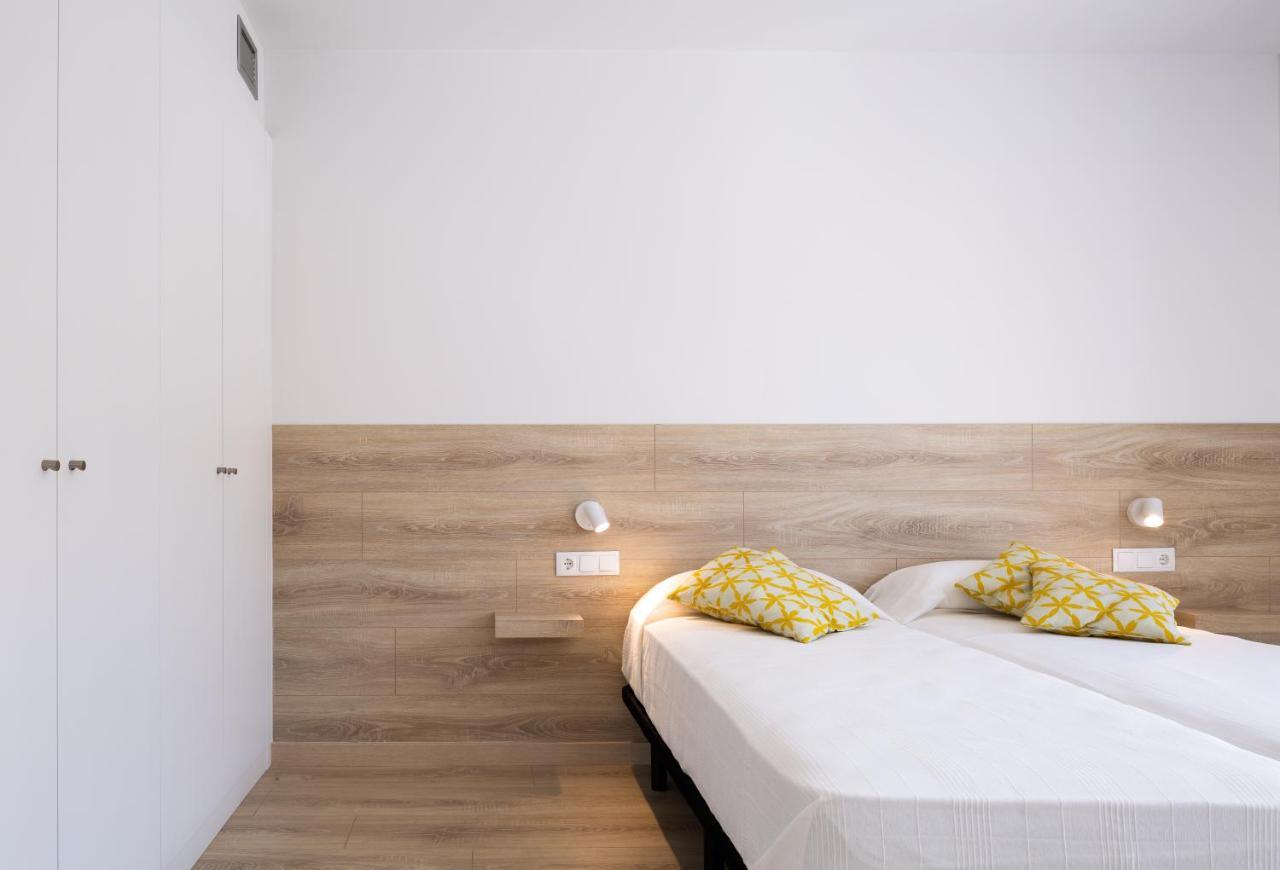 Apartaments La Rosella Roses Bagian luar foto