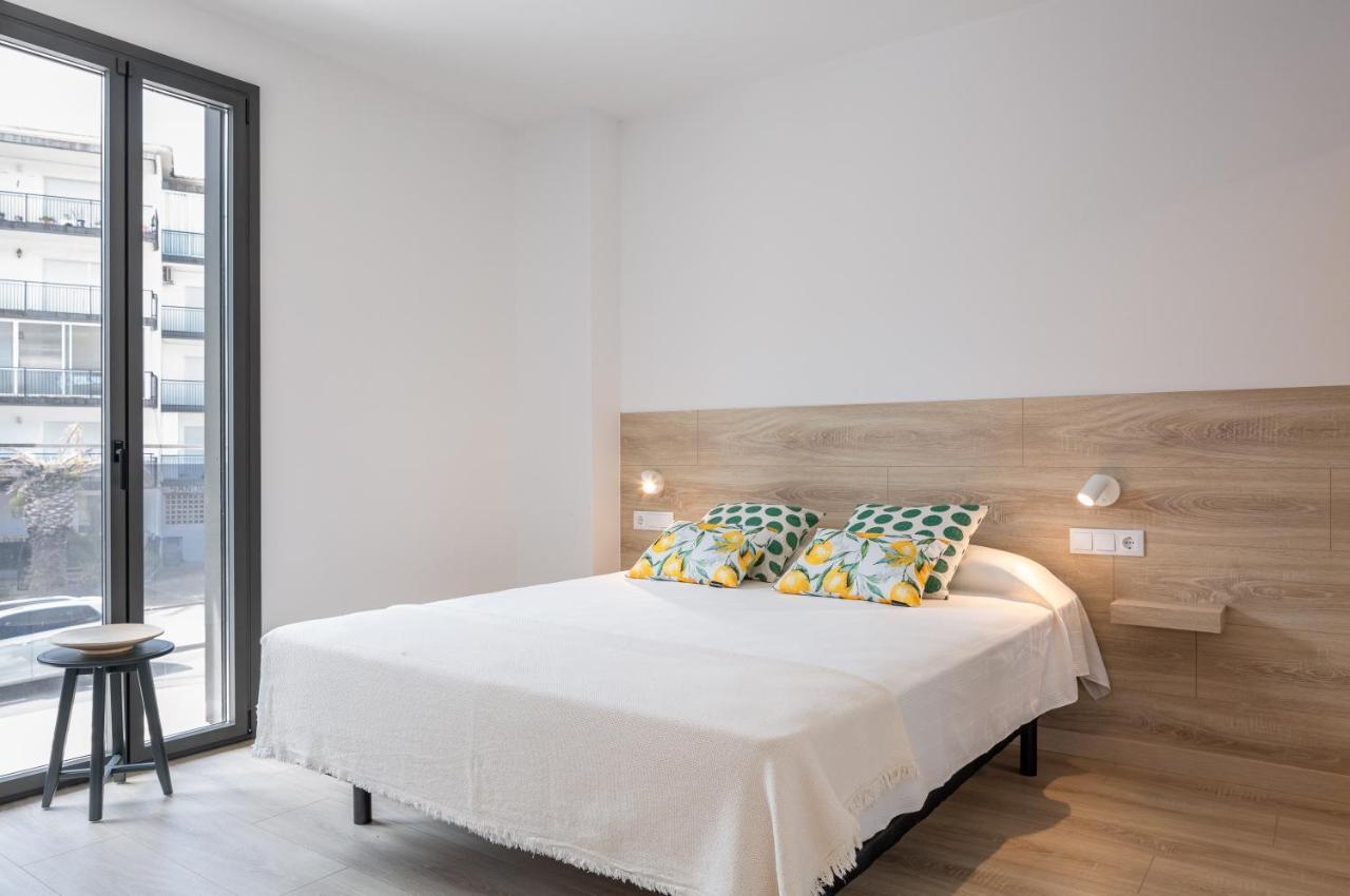 Apartaments La Rosella Roses Bagian luar foto