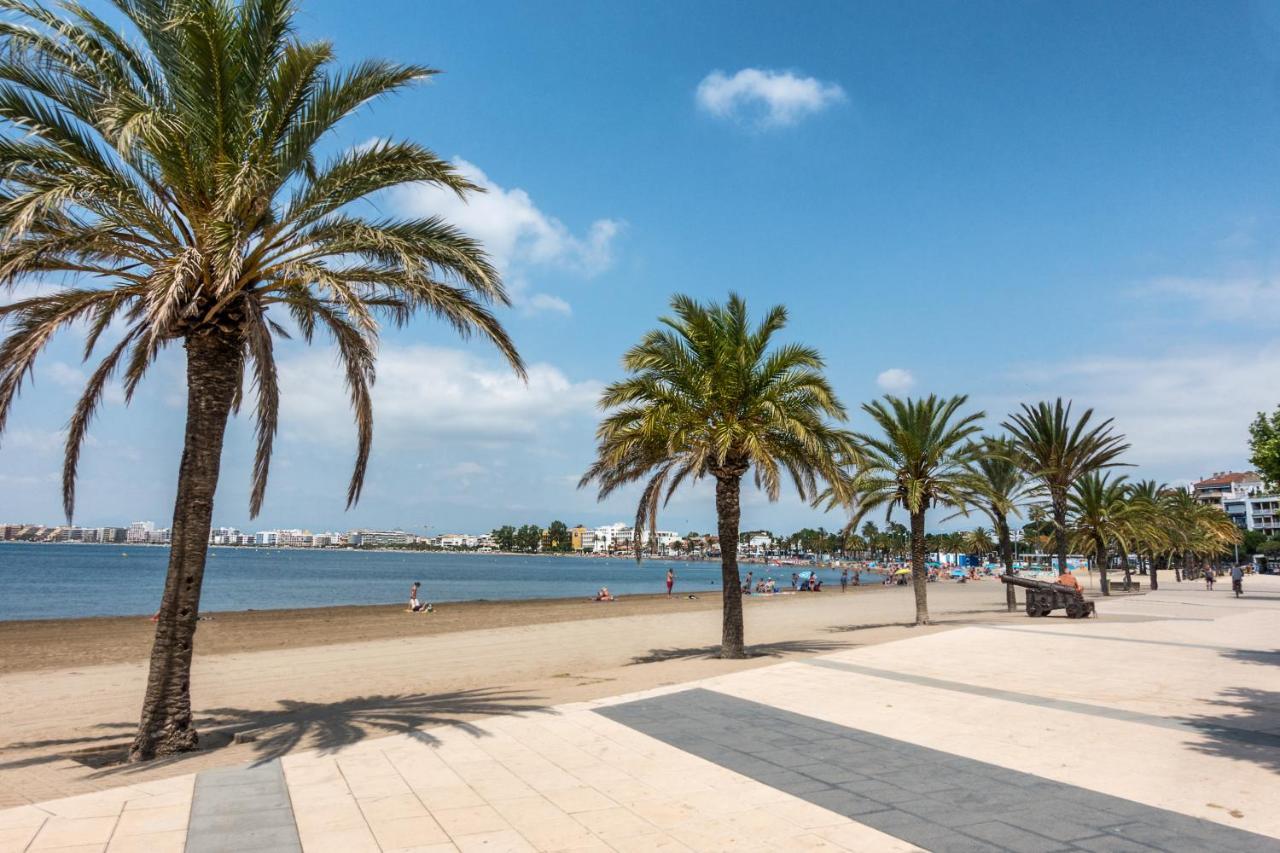 Apartaments La Rosella Roses Bagian luar foto